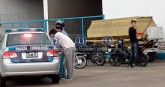 Policía Y Tránsito Salvó La Vida De Un Joven Motociclista Al Retenerle La Unidad.-