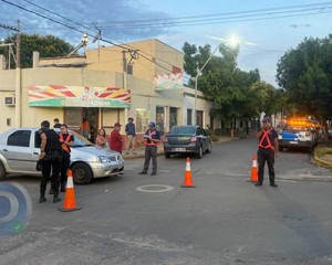 Colisión en España y Alvear : Una menor resultó herida y un vehículo fue secuestrado