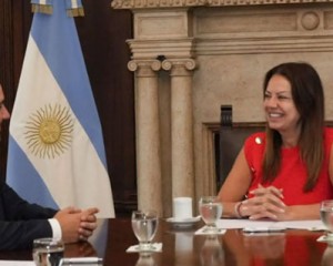 El gobernador Juan Pablo Valdés firmó el pago de la deuda de Anses con Corrientes por $40.000 millones