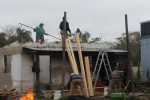 El Municipio acompaña la reconstrucción del hogar de Ana Aguirre