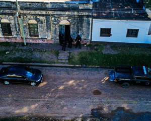Después del procedimiento en el barrio Itatí, la Justicia no descarta nuevas detenciones