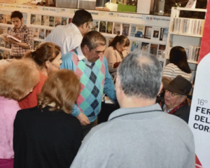 Monseñor Larregain rescató el legado franciscano y la identidad guaraní en la Feria del Libro