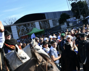 Junto al pueblo peregrino, Juan Pablo Valdés llegó a la Basílica de Itatí