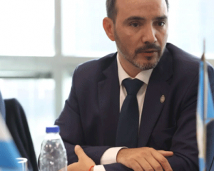 Valdés lleva a París el potencial productivo de Corrientes y busca nuevas inversiones