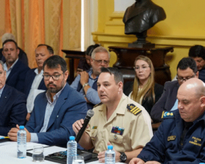 Valdés convocó al COE para coordinar acciones ante la crecida del río