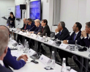 Valdés presentó en París la estrategia de Corrientes para industrializar su producción y atraer nuevas inversiones
