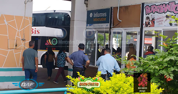 Incidente de robo a bordo: Despojo de celular en un viaje de Águila Dorada