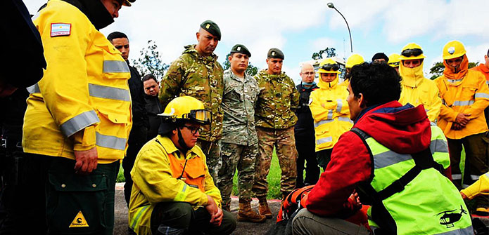 Fortaleciendo la Defensa contra Incendios: Mercedes y Nación Capacitan a Bomberos en el Uso de Medios Aéreos