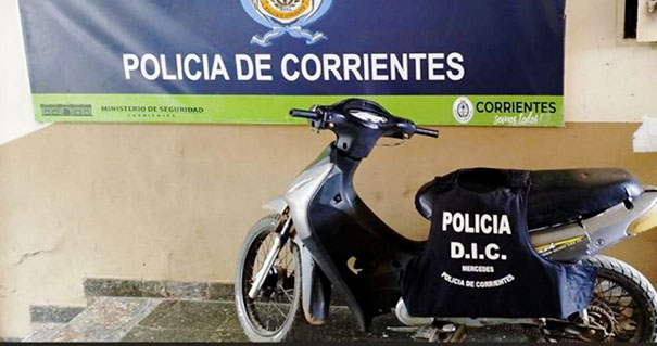 Recuperan motocicleta robada y demoran a menores sospechados del hecho